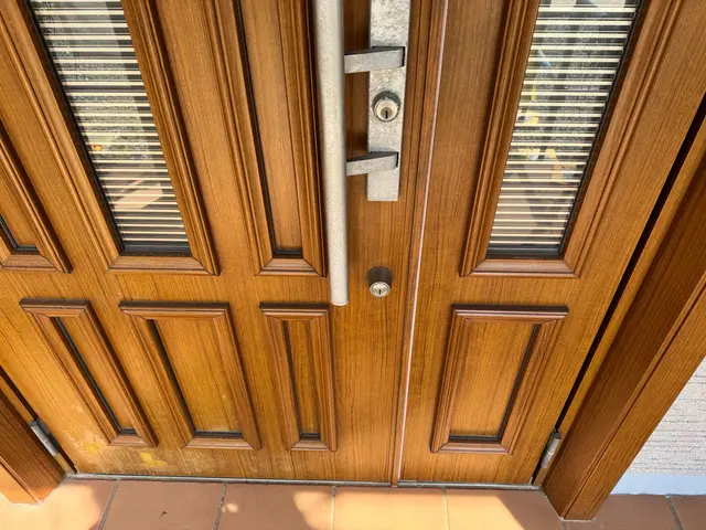 【部分補修も全体補修も承ります◎】大手での経験を活かし、新築のような玄関ドアへ！サービスの画像