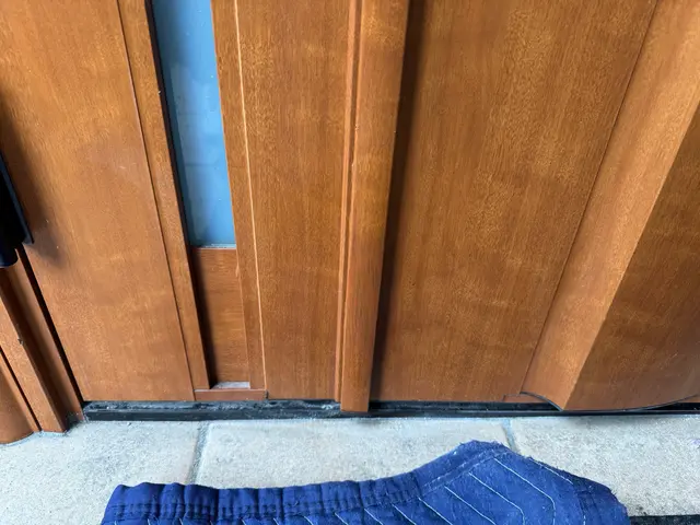 【部分補修も全体補修も承ります◎】大手での経験を活かし、新築のような玄関ドアへ！サービスの画像