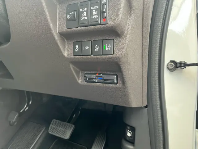 【カーナビ専門店】☆関西エリア☆電装品取り付け専門店の当店にお任せ下さい！！サービスの画像