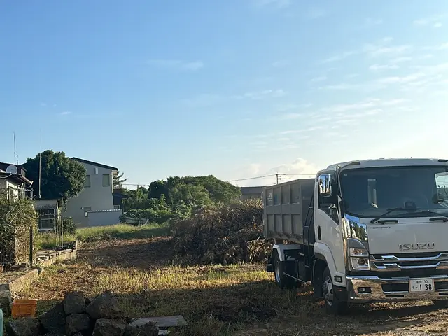 大きな木も対応可能！丁寧な説明と明朗会計でお庭をすっきりお届けします！サービスの画像