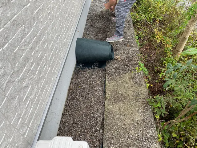 滋賀県長浜市の地元密着で安心！防草シートの施工をお受けいたします。サービスの画像