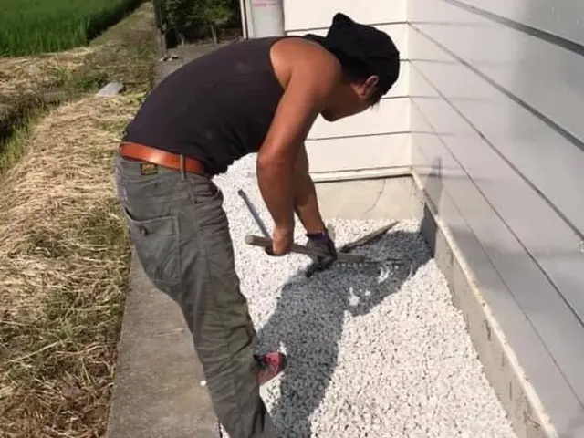 滋賀県長浜市の地元密着で安心！防草シートの施工をお受けいたします。サービスの画像