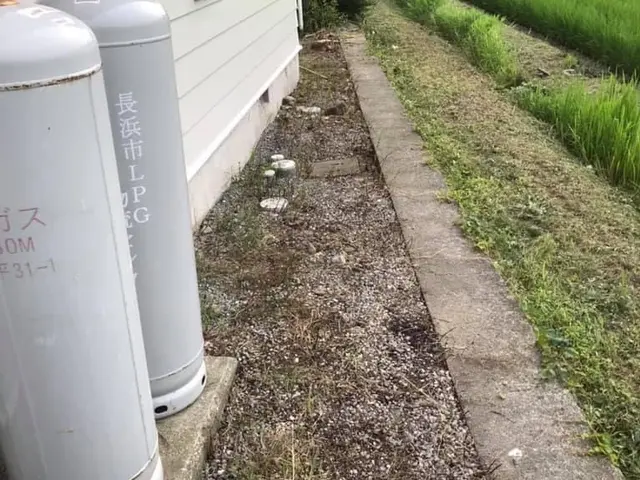 滋賀県長浜市の地元密着で安心！防草シートの施工をお受けいたします。サービスの画像