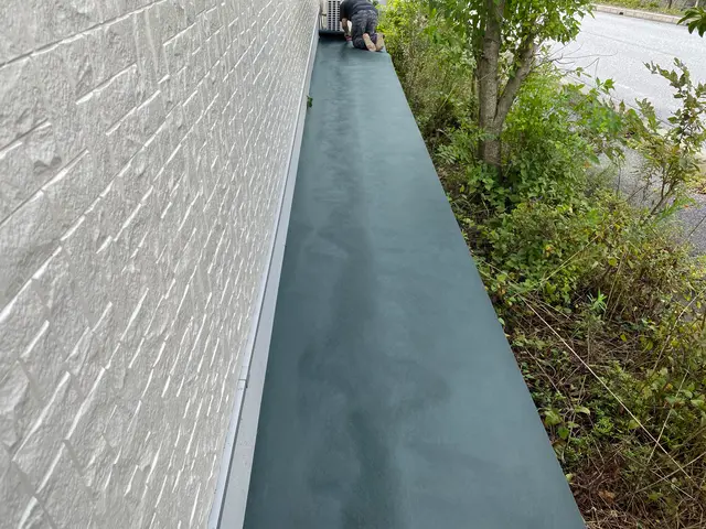 滋賀県長浜市の地元密着で安心！防草シートの施工をお受けいたします。サービスの画像