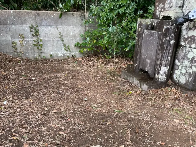 お墓参り代行　◎合掌礼拝◎墓石清掃◎草取◎剪定◎線香・供花代込サービスの画像