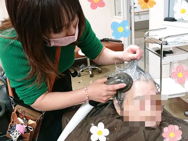 NPO認定訪問美容師☆介護資格有☆施設、在宅多数カット、カラー、パーマ他サービスの画像