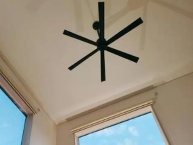 プロの技術で納得の仕上がりに！吹き抜け高所対応可能です!サービスの画像