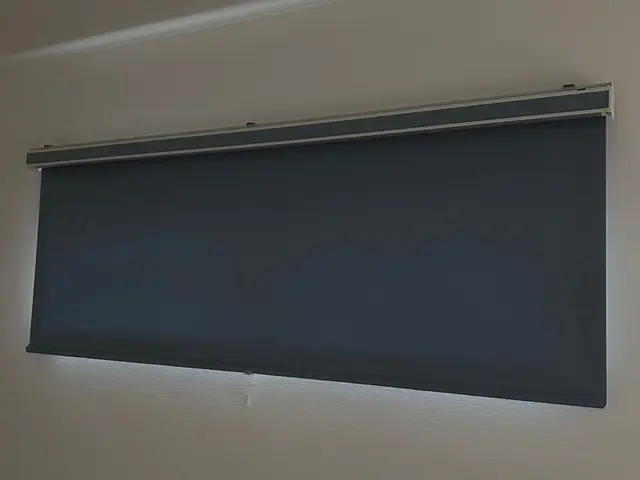 カーテンレール、ブラインド、ロールスクリーン等お安くお取り付け致します！サービスの画像