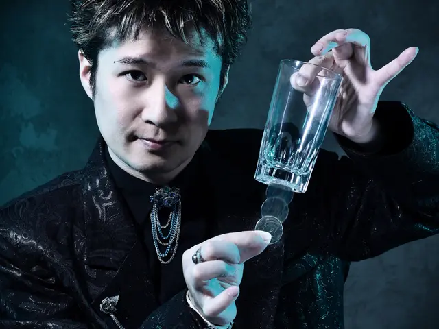 【業歴15年】海外のコンテストで日本代表のプロマジシャン！