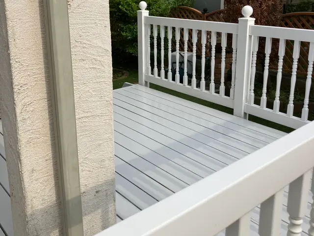 ウッドデッキに手摺をつけたい、ウッドデッキを立て直したい何でもご相談ください！サービスの画像