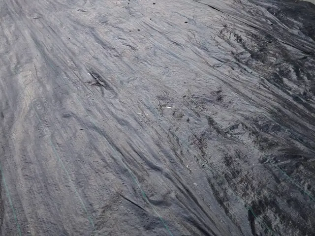 砂利敷きお任せください。。料金表はあくまで目安です。複数であれば値引します。サービスの画像