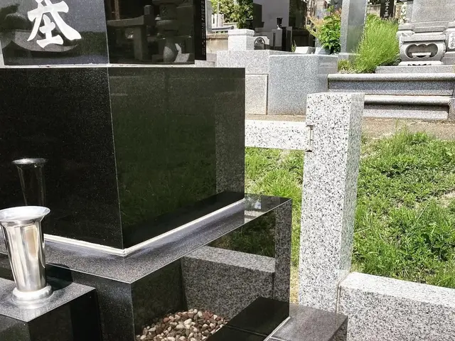 墓石特化　高圧洗浄サービスの画像