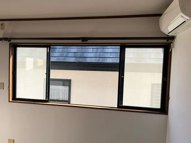 日本約300拠点の大手がノウハウを活用して窓やサッシの汚れをきれいに清掃するサービスの画像