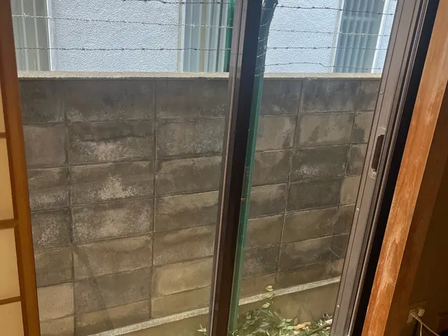 日本約300拠点の大手がノウハウを活用して窓やサッシの汚れをきれいに清掃するサービスの画像