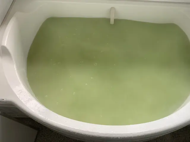 追い焚き配管内を薬剤とバブル発生器にて綺麗にします。安心の損害保険加入済み！サービスの画像