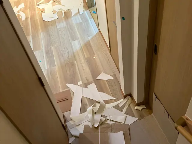 クロス剥がし、クロス張り替え作業承ります！サービスの画像