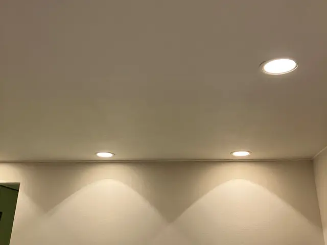 クロス剥がし、クロス張り替え作業承ります！サービスの画像