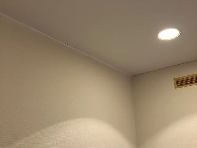 クロス剥がし、クロス張り替え作業承ります！サービスの画像