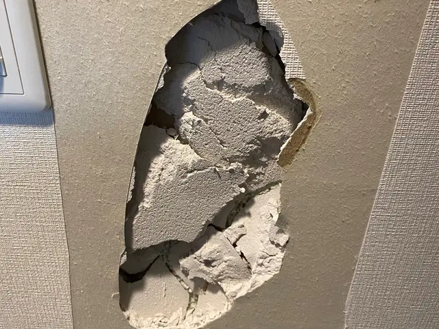 ☆☆壁の穴・凹み・壁紙補修☆☆【壁紙施工歴20年】サービスの画像