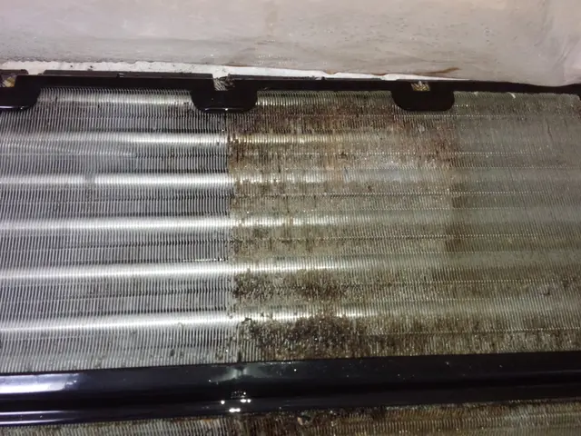 【品質重視の専門店】ドレンパンの分離や分解で、内部や裏側の雑菌も除去致します♪サービスの画像