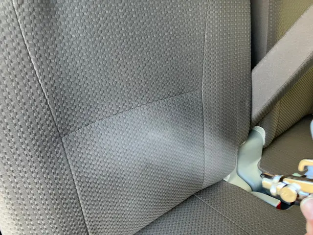 -イオンウォッシュ-　車内洗浄　シート、フロアマット、汚水吸引サービスの画像