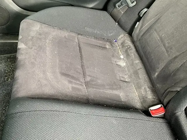 -イオンウォッシュ-　車内洗浄　シート、フロアマット、汚水吸引サービスの画像