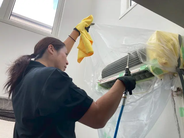 エアコンクリーニング　女性の方も安心！私がお伺い致します^^サービスの画像