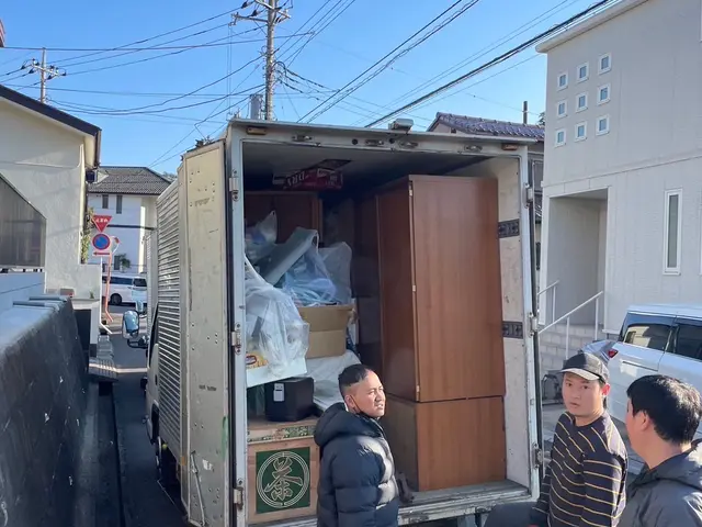 法人→法律厳守→他ではない海外リユース直営店で安心・低価格を実現。サービスの画像