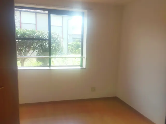 引っ越し前後や自宅の売却前・購入後の清掃、空き家のスポット清掃などご相談くださいサービスの画像