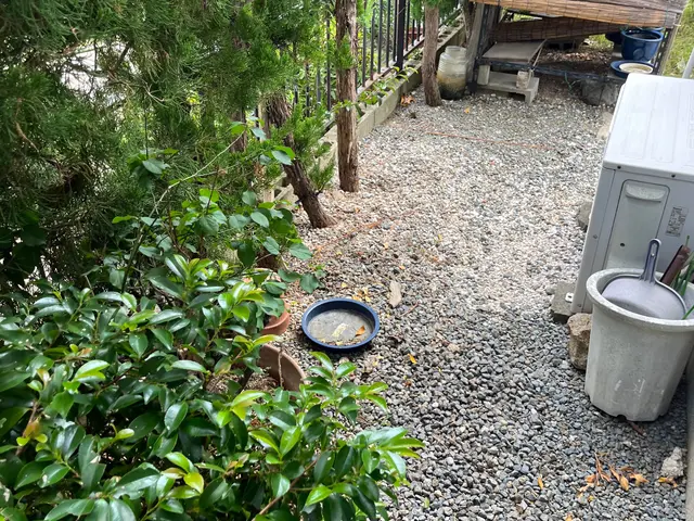 草刈りしたら防草シート対策して面倒な草刈りを減らします!サービスの画像