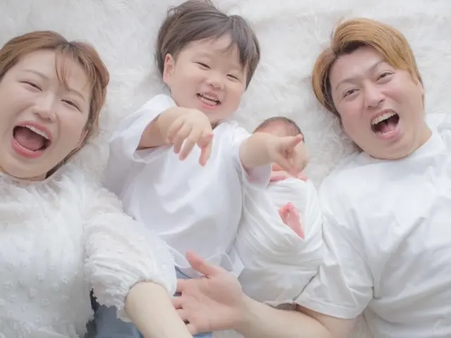 ご自宅で安心♪赤ちゃんの小さな一瞬を残す♡関西出張ニューボーン＆ご家族フォト