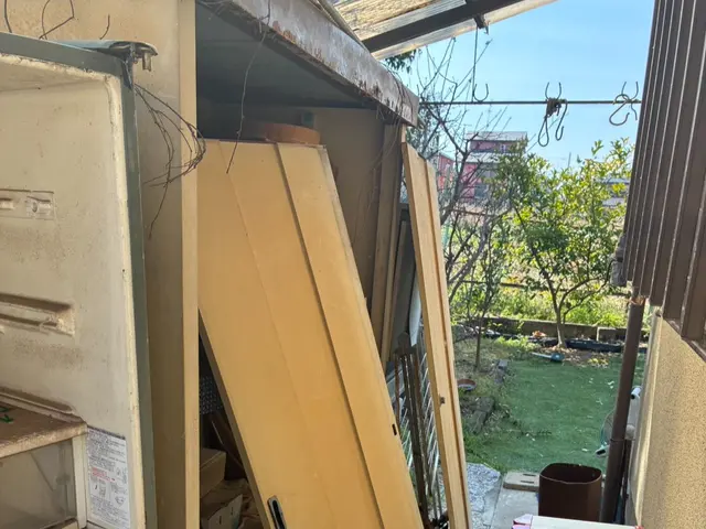 物置の解体、処分は当店にお任せください！！サービスの画像