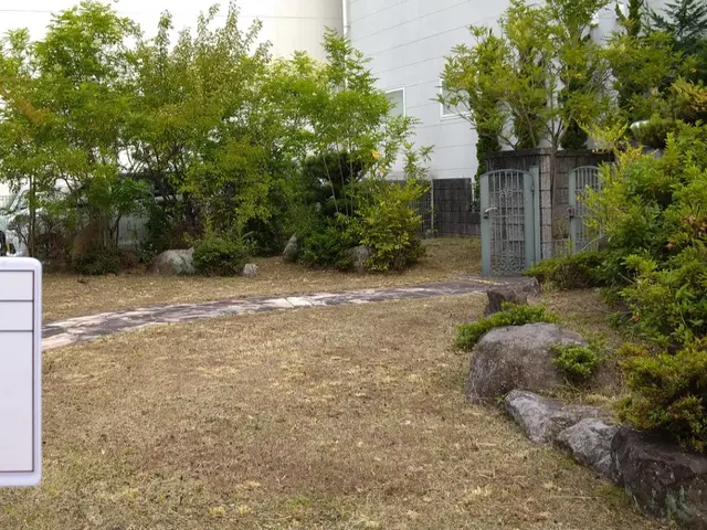 草刈・芝刈お任せください。。料金表はあくまで目安です。複数であれば値引します。サービスの画像