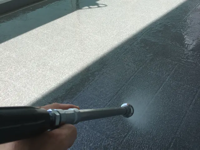 《ベランダクリーニング》高圧洗浄機で雨垂れや土埃、排水溝もきっちり洗浄！サービスの画像