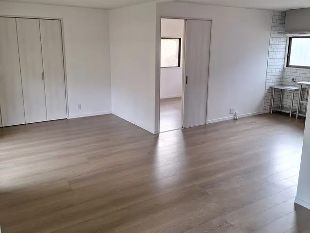 畳のお部屋をフローリングに変えて気分一新！お掃除も楽々に！サービスの画像