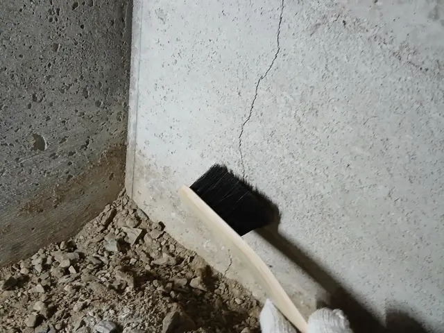 基礎クラック(ひび割れ)専門店サービスの画像