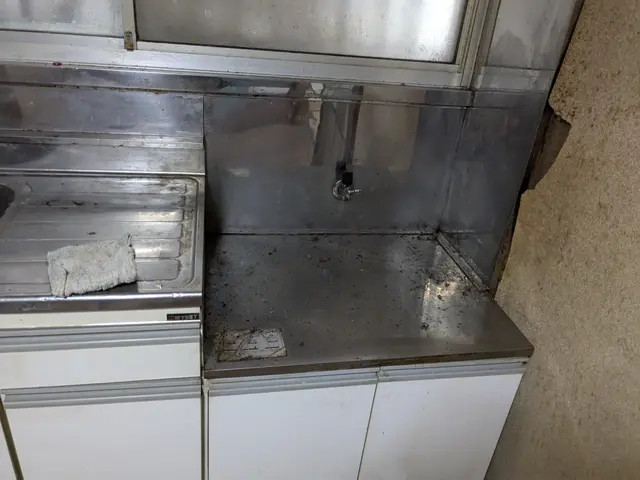 片付けやゴミ捨て清掃。その他作業も。ハウスクリーニング士が納得の片付け写真掃除前サービスの画像