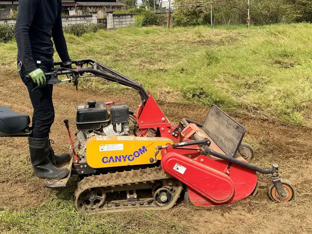 草刈りは早めの対応で！防草シートとセットでおすすめ！夏の手入れが楽です。サービスの画像