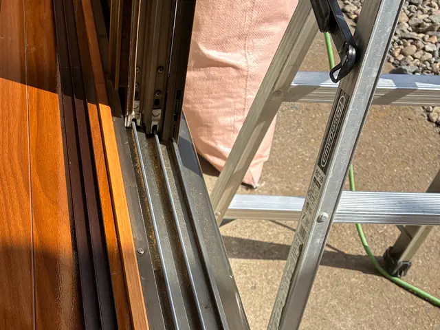 引戸（主に室内用）のレール及び戸車の調整及び交換して/引戸（戸車無し）の調整加工サービスの画像