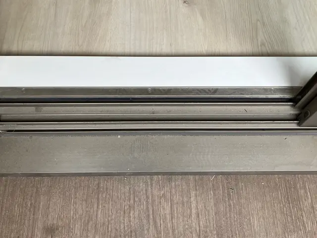 【パパママ割500円】窓ガラス/サッシ/網戸/パッキンのカビ/高圧洗浄致します！サービスの画像