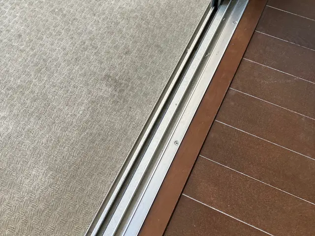 【パパママ割500円】窓ガラス/サッシ/網戸/パッキンのカビ/高圧洗浄致します！サービスの画像