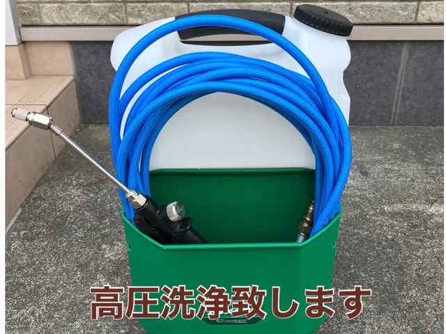 【パパママ割500円】窓ガラス/サッシ/網戸/パッキンのカビ/高圧洗浄致します！サービスの画像