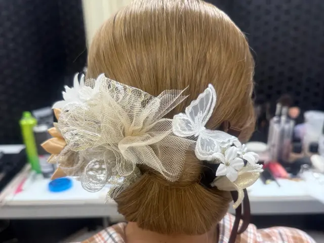 ご満足いただけるように心を込めてヘアメイクいたします。着付けも可能です。