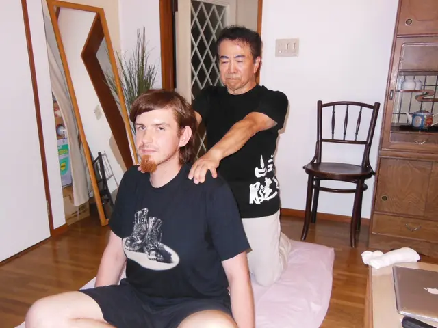 ぎっくり腰、頭痛、肩こりの不調コース、全身揉みほぐし、ヘッドスパのリラクコースサービスの画像