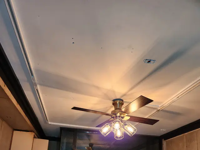 ダクトレールの取り付けはYM住設におまかせくださいサービスの画像