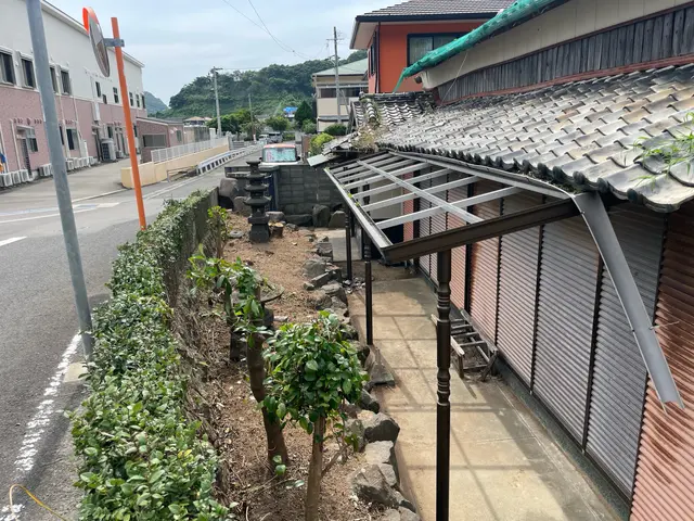 長崎市中園町で10年以上。一般廃棄物許可店。プロの技術で草刈りから処分まで完結！サービスの画像