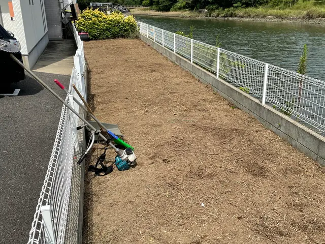 長崎市中園町で10年以上。一般廃棄物許可店。プロの技術で草刈りから処分まで完結！サービスの画像