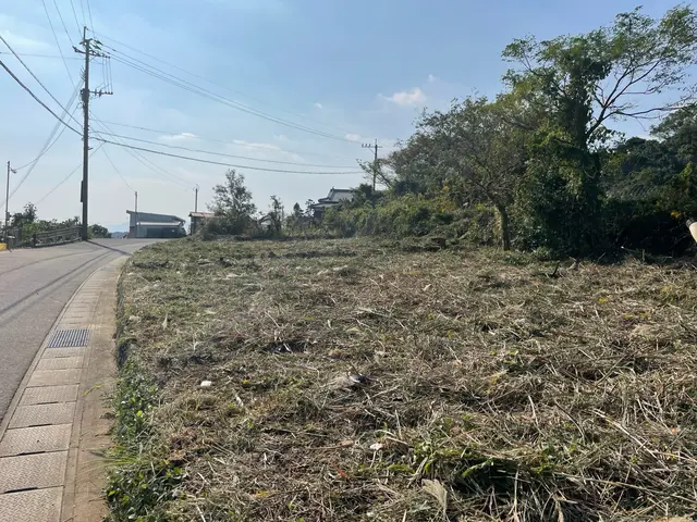 長崎市中園町で10年以上。一般廃棄物許可店。プロの技術で草刈りから処分まで完結！サービスの画像