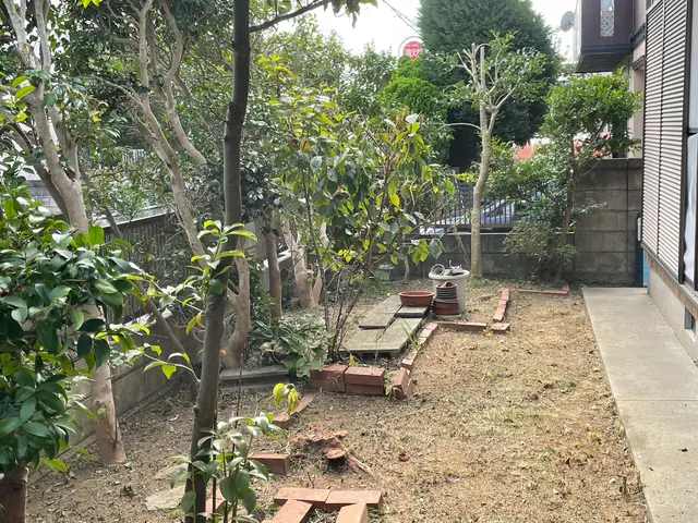 長崎市中園町で10年以上。一般廃棄物許可店。プロの技術で草刈りから処分まで完結！サービスの画像