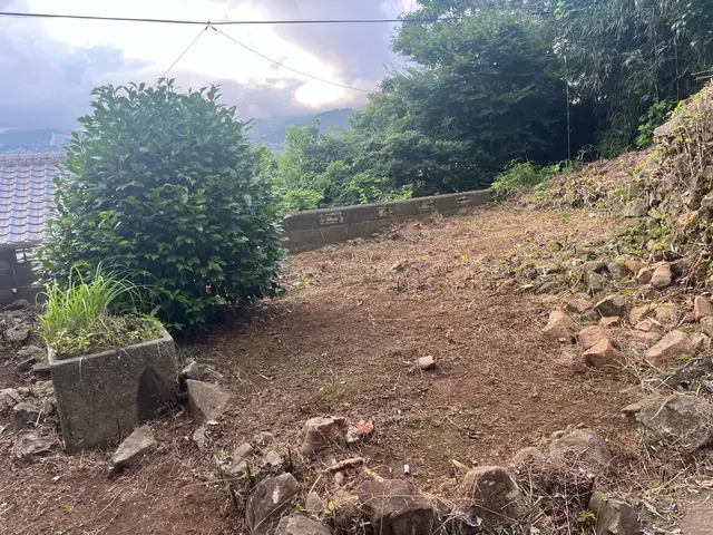 長崎市中園町で10年以上。一般廃棄物許可店。プロの技術で草刈りから処分まで完結！サービスの画像